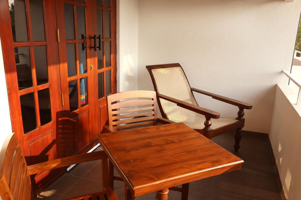 Blue Elephant Boutique Hotel 니곰보 외부 사진