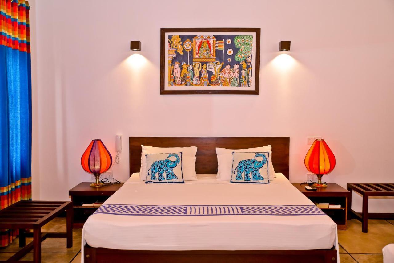 Blue Elephant Boutique Hotel 니곰보 외부 사진