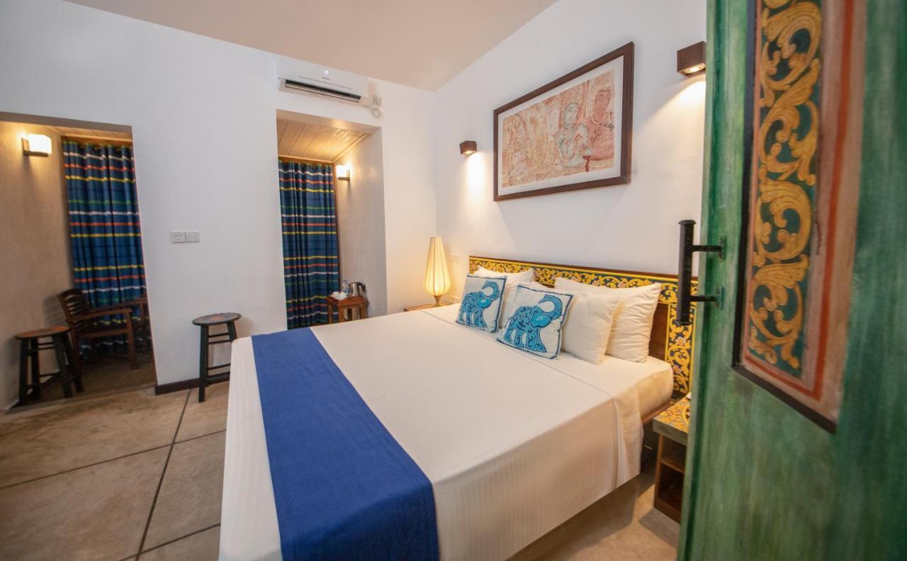 Blue Elephant Boutique Hotel 니곰보 외부 사진