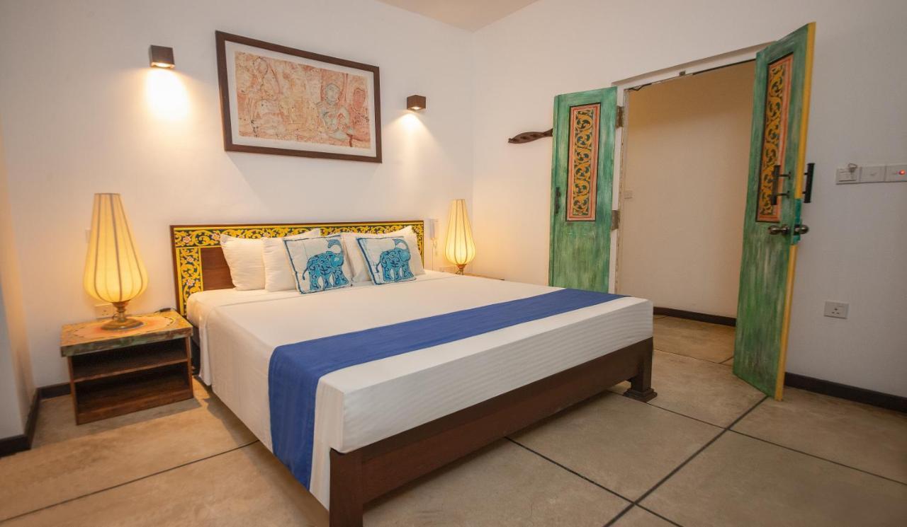 Blue Elephant Boutique Hotel 니곰보 외부 사진