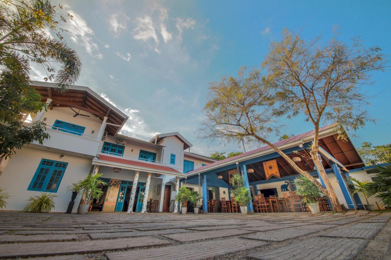 Blue Elephant Boutique Hotel 니곰보 외부 사진